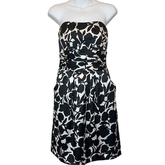 DAVID’S BRIDAL Strapless Black & White Floral Cocktail Dress - Picture 2 of 9